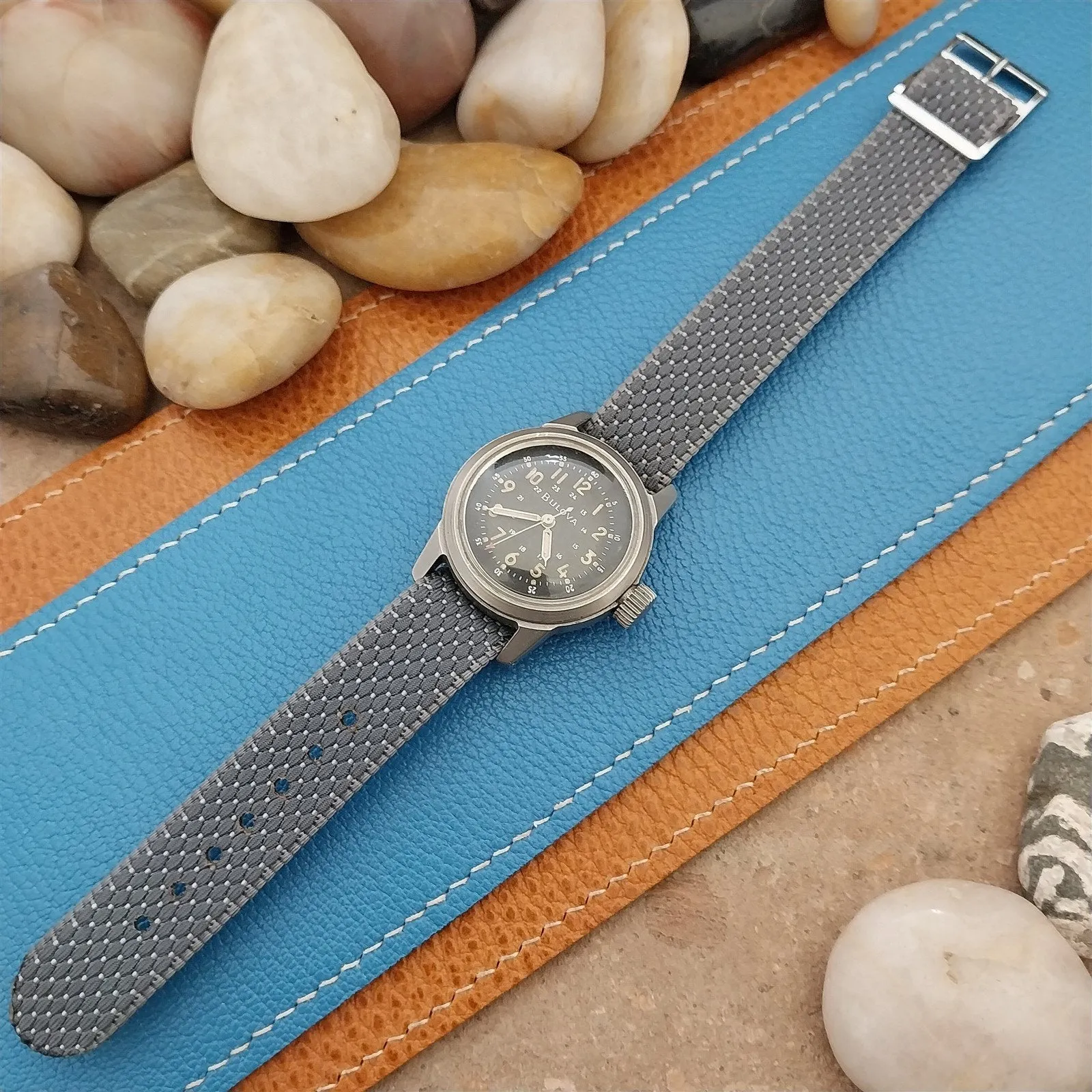 1960s 5/8" Gray Patterned Nylon Classic One-Piece Unused nos Vintage Watch Band